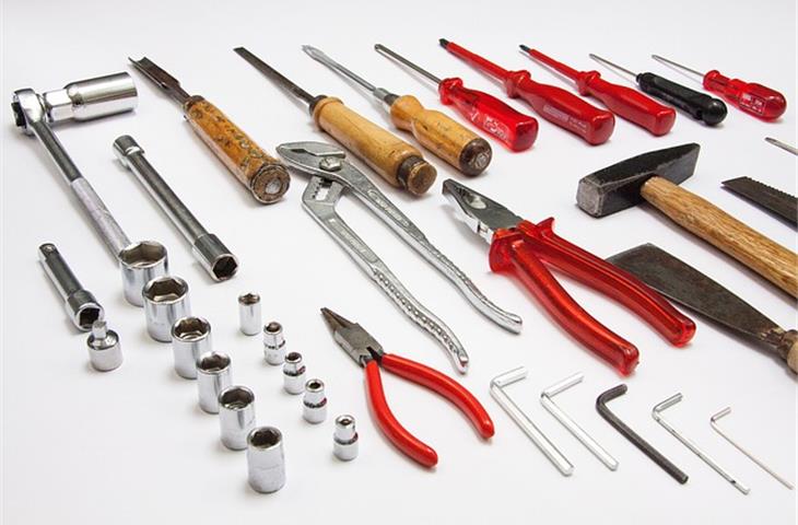 surgery tools saw